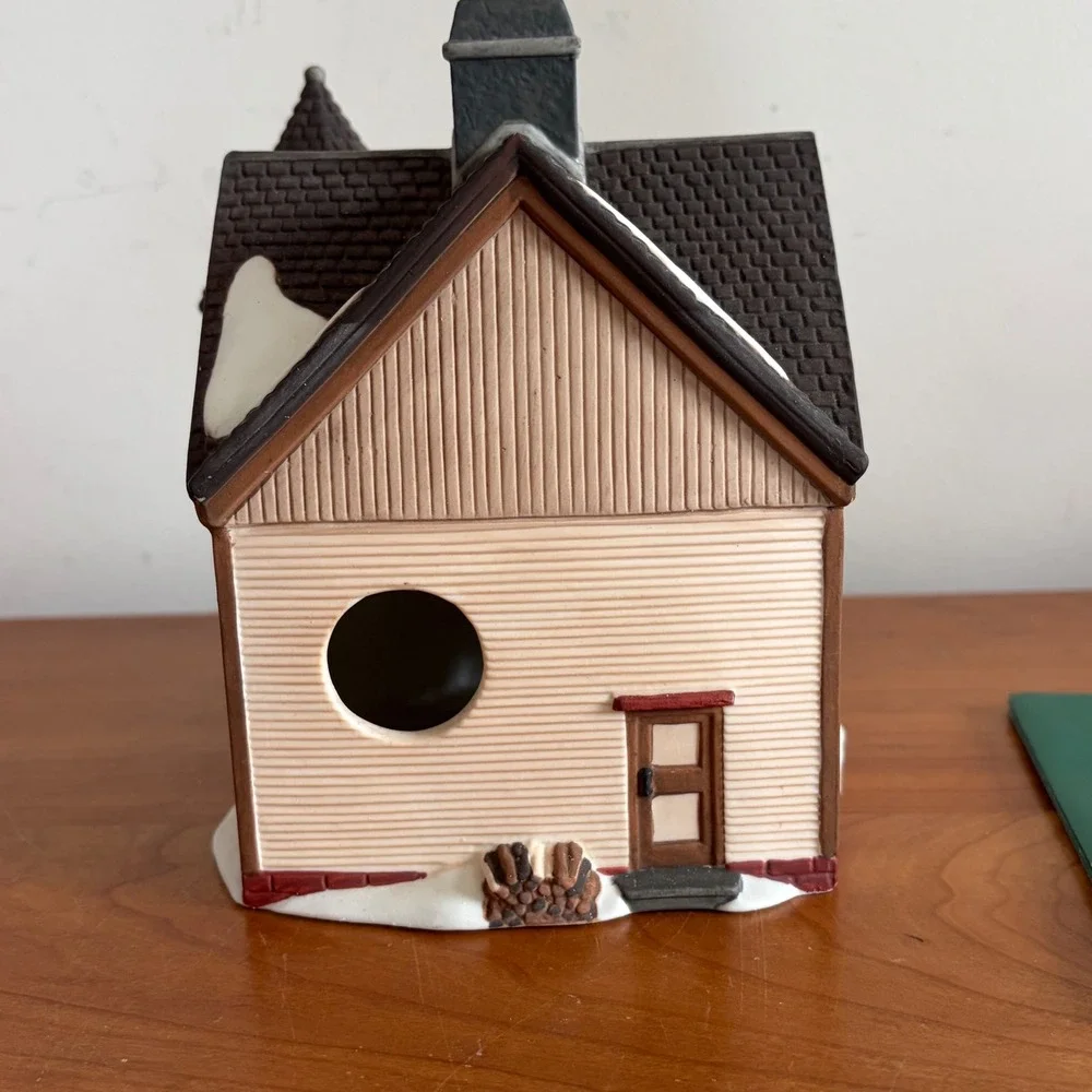 Dept 56 New England Village Thomas T Julian House Christmas Heritage Village